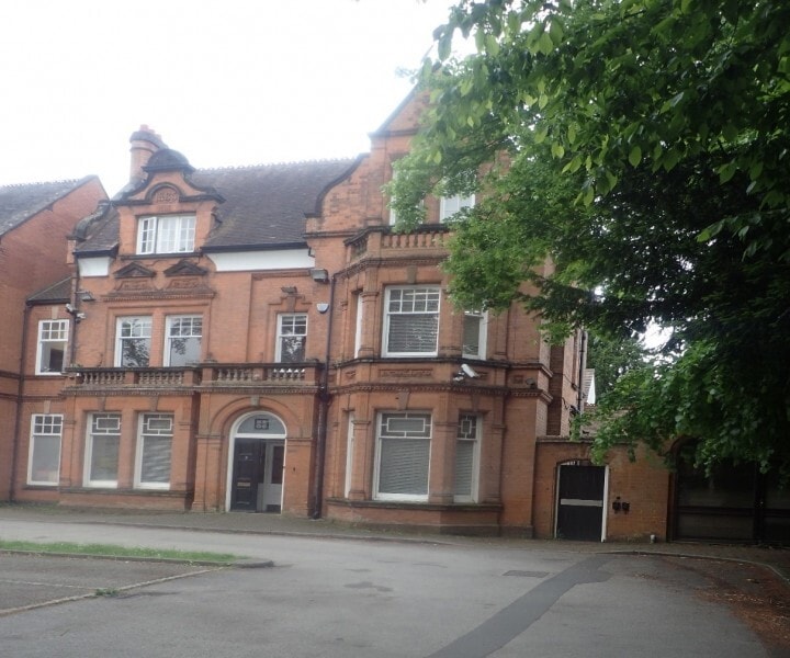 8A Wake Green Rd, Birmingham to rent Building Photo- Image 1 of 4