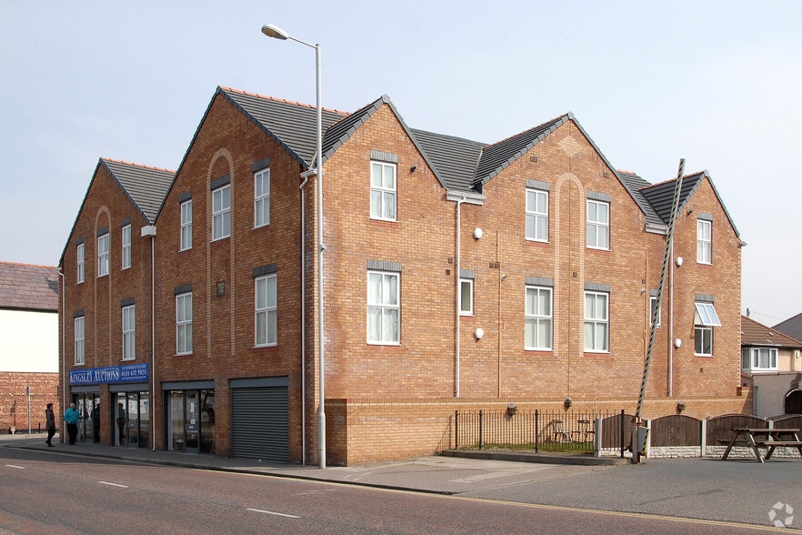 112-118 Market St, Wirral to rent - Building Photo - Image 3 of 3