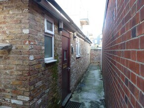 45 Victoria Rd, Surbiton to rent Building Photo- Image 1 of 1