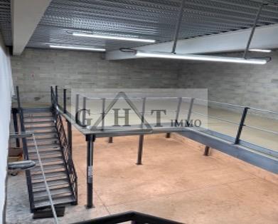 Industrial in Villeneuve-la-Garenne to rent - Interior Photo - Image 2 of 3