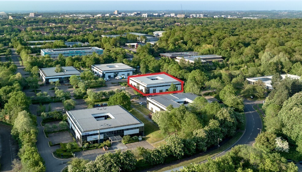 Sunrise Pky, Milton Keynes to rent Building Photo- Image 1 of 17