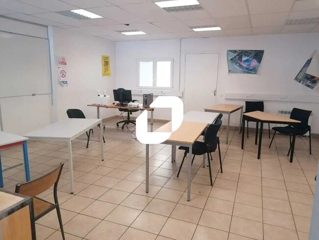 Location Bureaux 284 m²