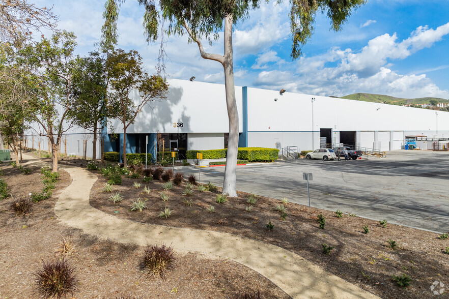 300-336 Enterprise Pl, Pomona, CA for sale - Building Photo - Image 1 of 1