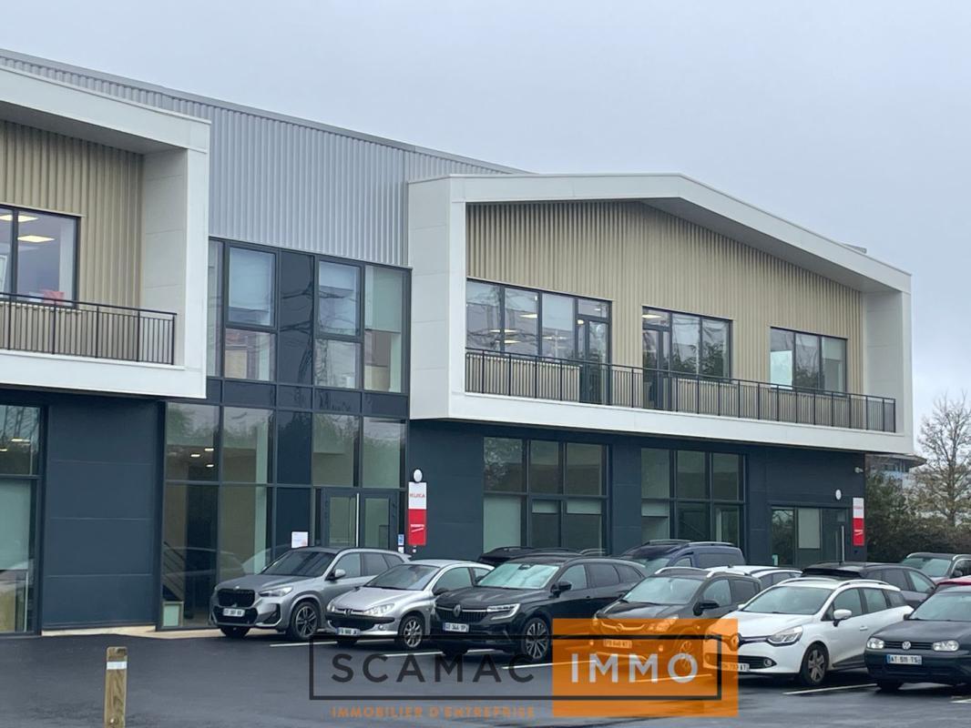 Light Industrial in Villebon-sur-Yvette for sale Building Photo- Image 1 of 7