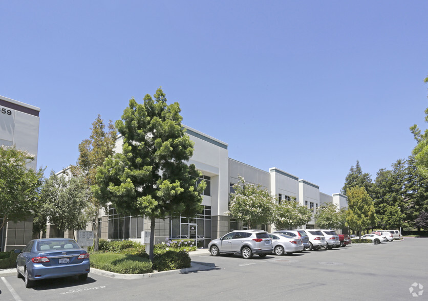 837 Corporate Way, Fremont, CA for sale - Primary Photo - Image 1 of 73