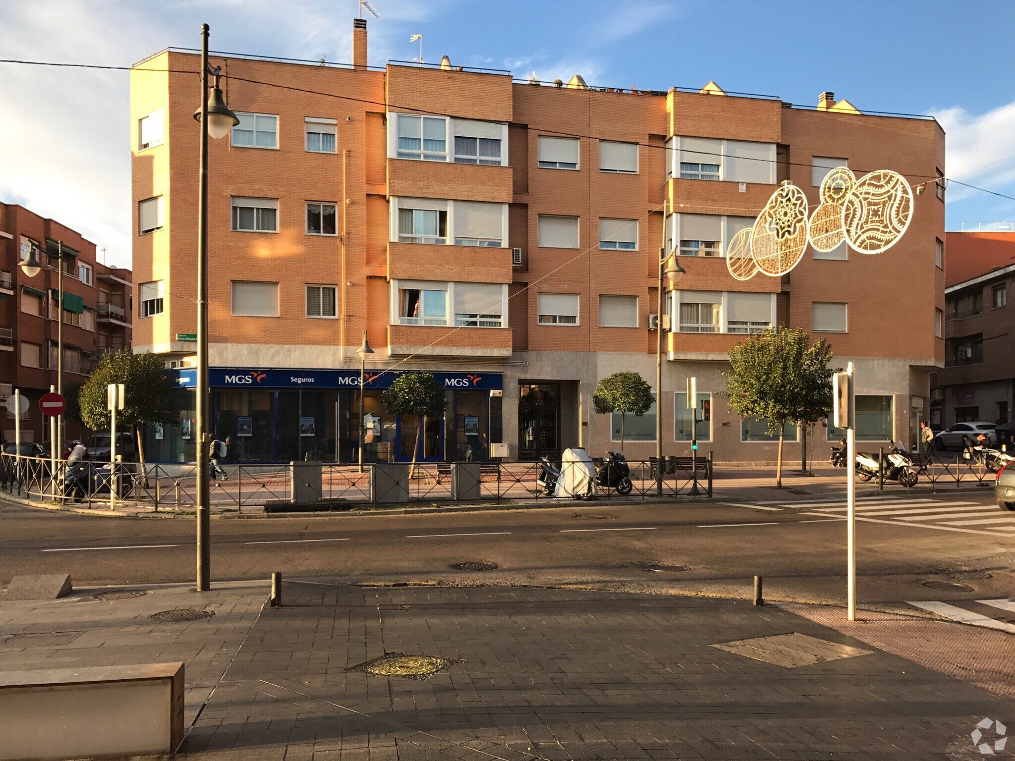 Calle Mariano Sebastián Izuel, 14, Alcobendas, Madrid to rent Primary Photo- Image 1 of 3