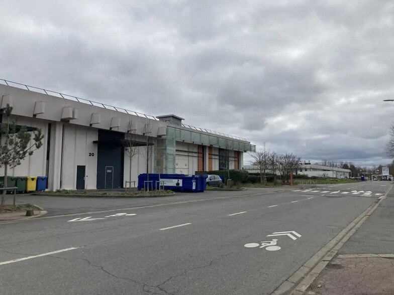 26-38 Place De La Seine, Rungis to rent - Building Photo - Image 1 of 12