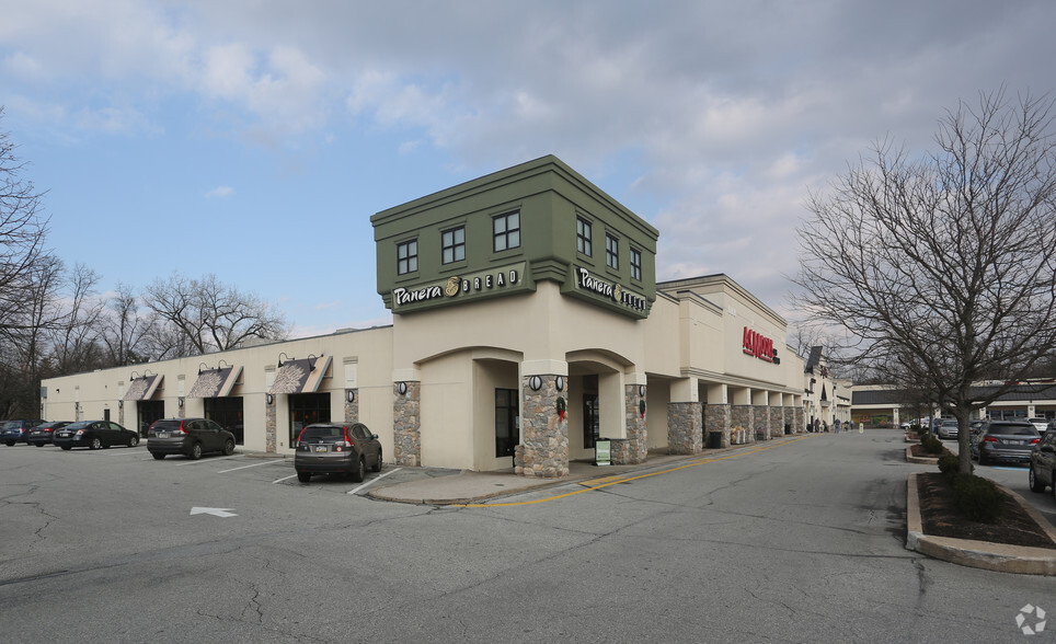 1103-1115 West Chester Pike, West Chester, PA for rent - Primary Photo - Image 1 of 10