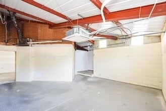 109 Finedon Rd, Wellingborough to rent Interior Photo- Image 2 of 2