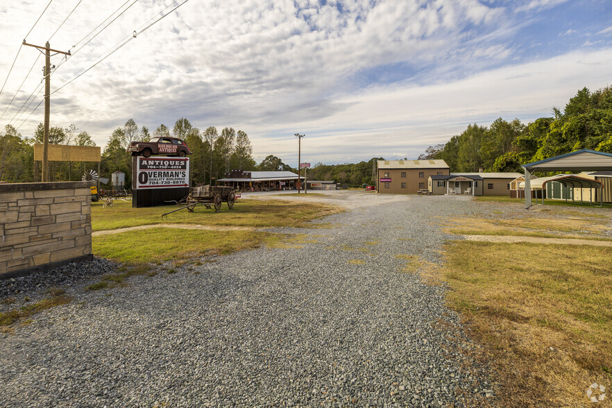 5067 E Dixon Blvd, Kings Mountain, NC for rent - Primary Photo - Image 1 of 1