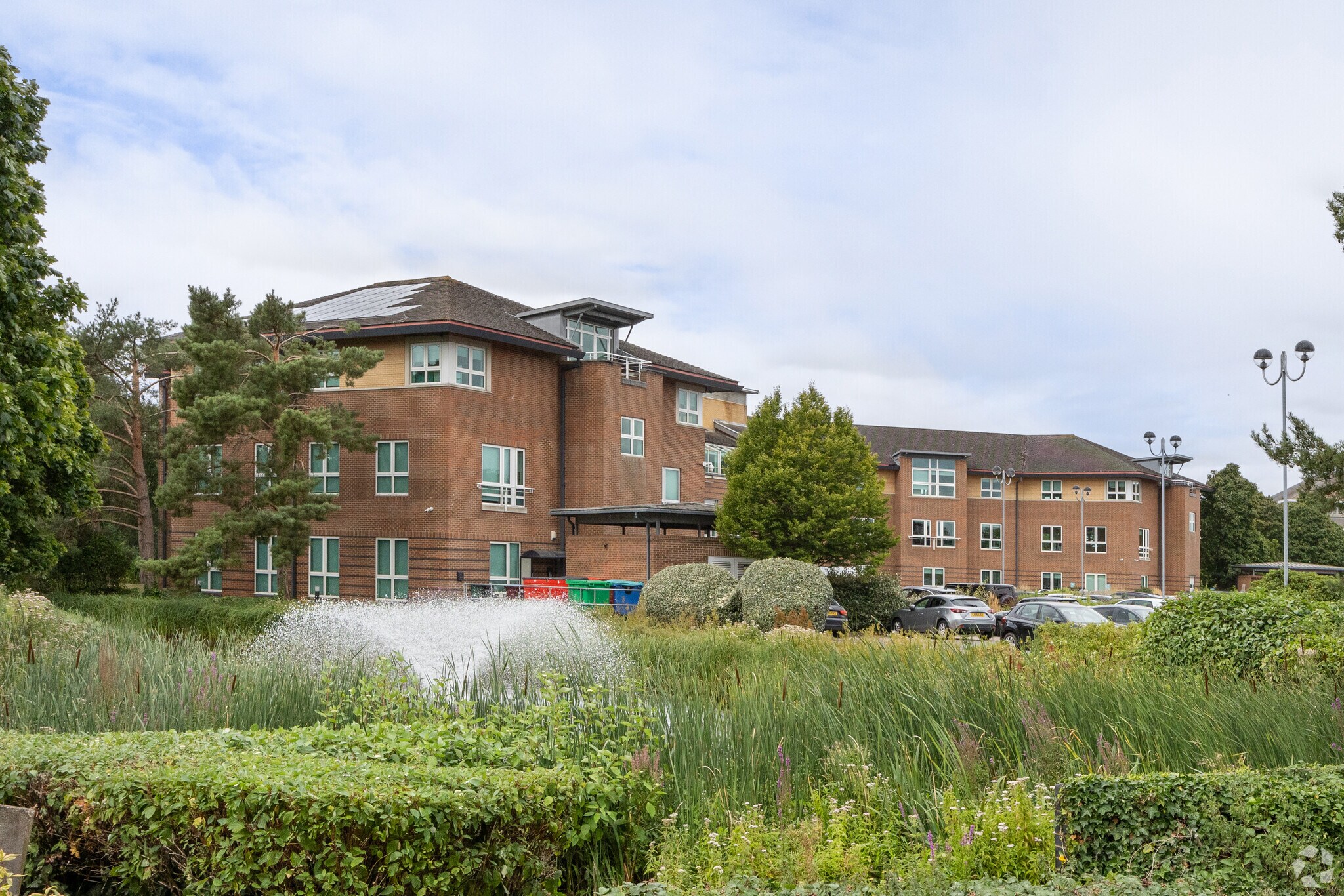 5 The Lakes, Northampton for sale Primary Photo- Image 1 of 1