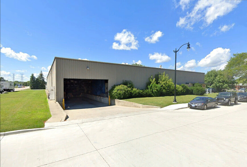 1550 McCormick Ave, Mundelein, IL for sale - Building Photo - Image 1 of 1