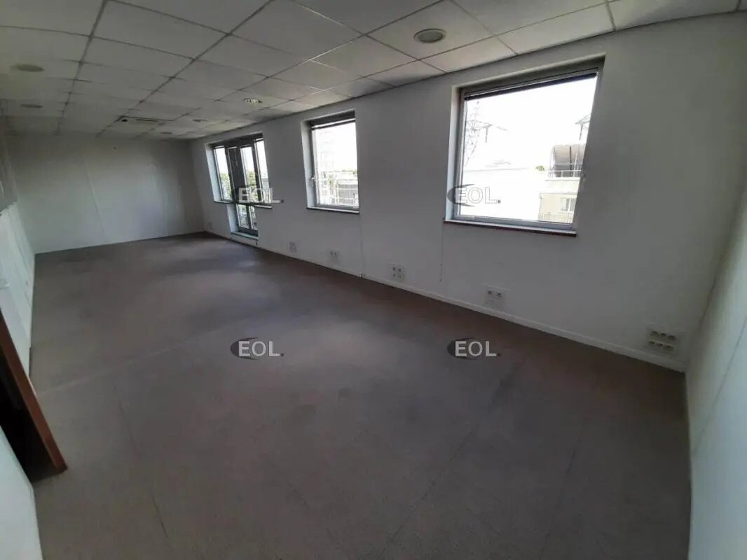 Office in Chevilly-Larue to rent Building Photo- Image 1 of 13