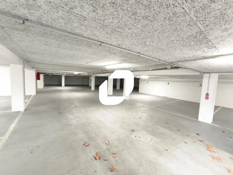 Office in Fontenay-sous-Bois to rent - Interior Photo - Image 2 of 20