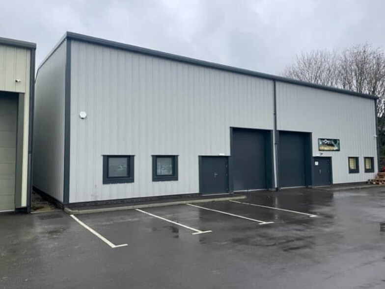 The Mallards & Lakeside Business Park Park, South Cerney for sale Primary Photo- Image 1 of 1