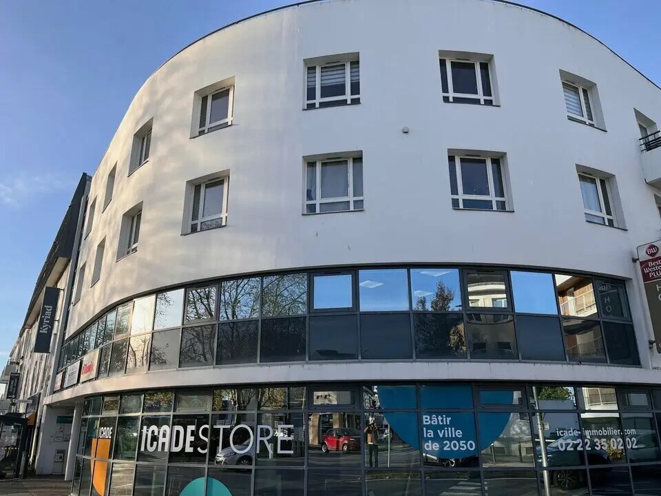 Location Bureaux 74 m² - Photo 1