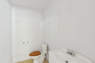 9520 Mill St, Ben Lomond, CA for rent Interior Photo- Image 1 of 10