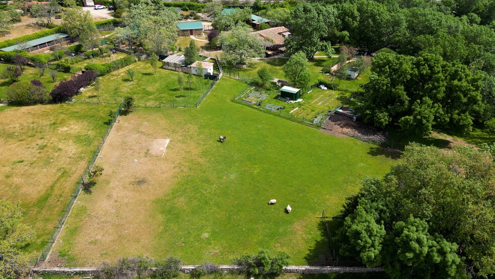 Land in Miraflores de la Sierra, Madrid for sale - Building Photo - Image 2 of 10