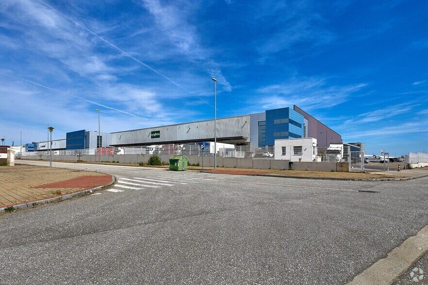 Calle del Parque Logístico, 1 B, Carmona, Sevilla to rent - Primary Photo - Image 1 of 11