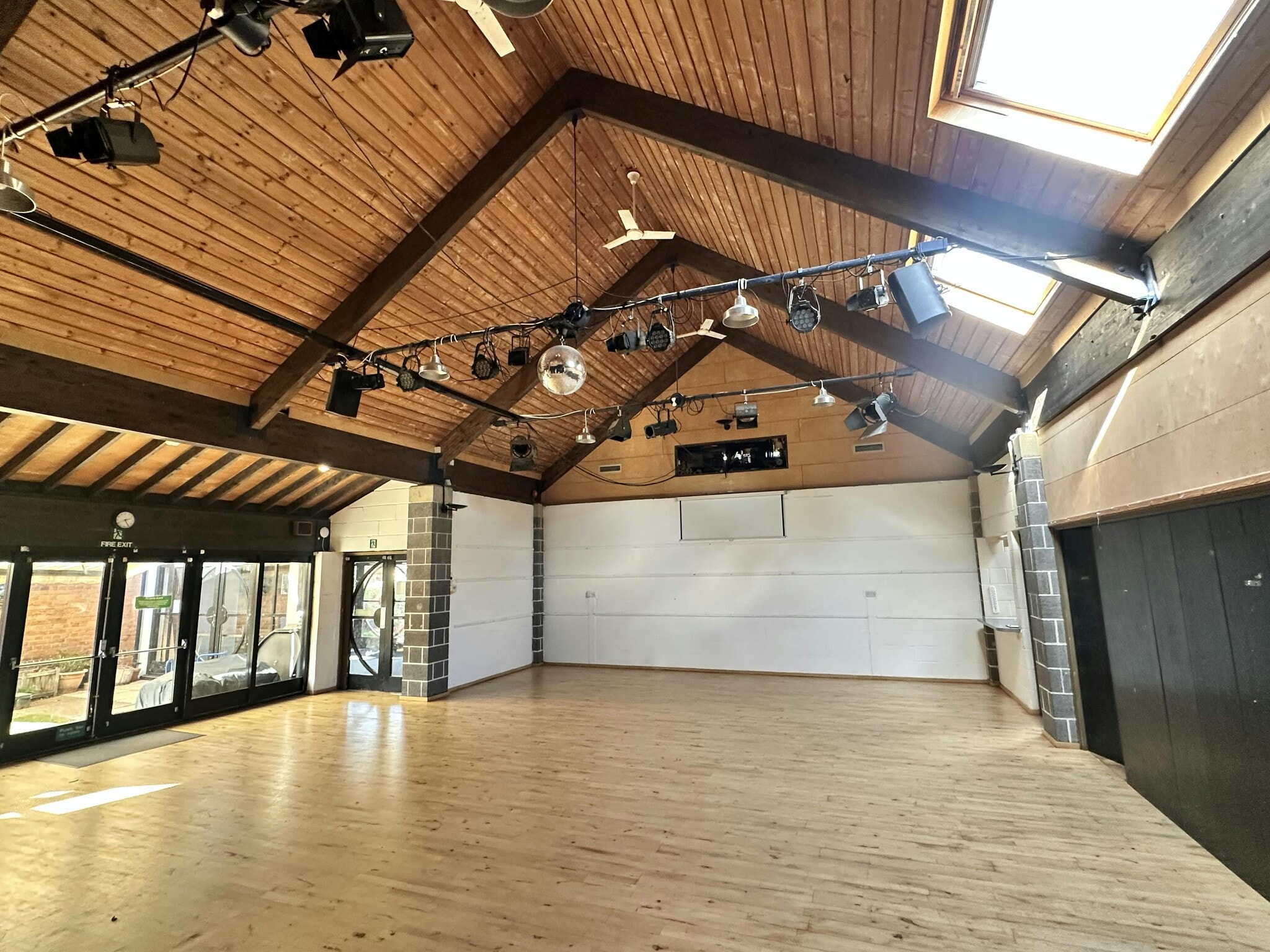 49 Elmwood Rd, London to rent Building Photo- Image 1 of 8