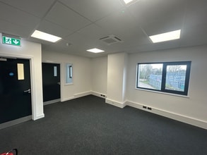 Syon Gate Way, Brentford to rent Interior Photo- Image 1 of 2