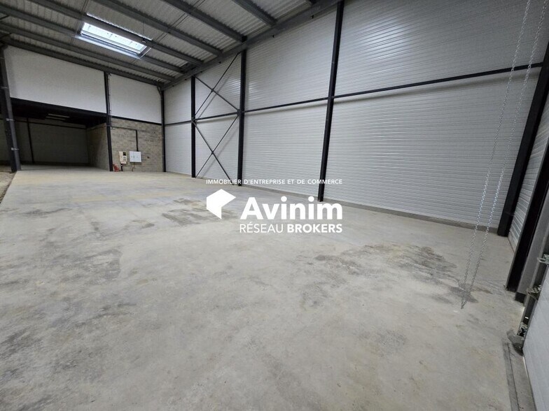 Industrial in Louvres to rent - Interior Photo - Image 2 of 5