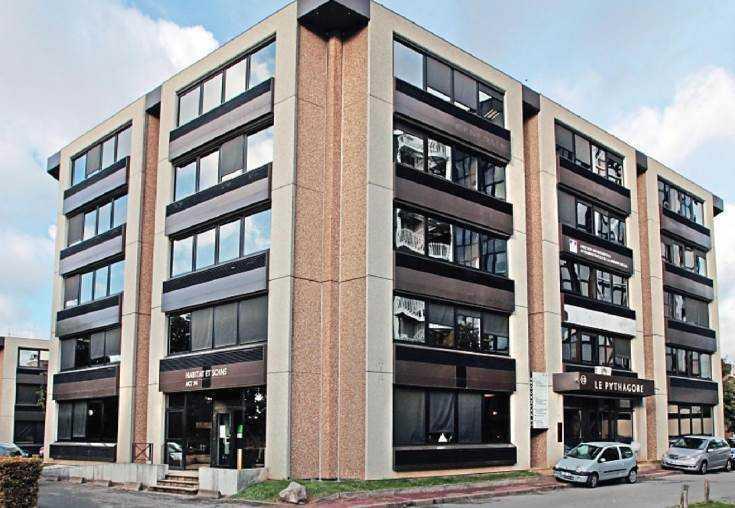 Office in Créteil to rent Building Photo- Image 1 of 4