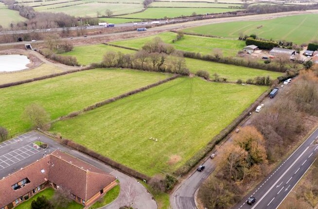 High St, Flore for sale - Primary Photo - Image 1 of 1