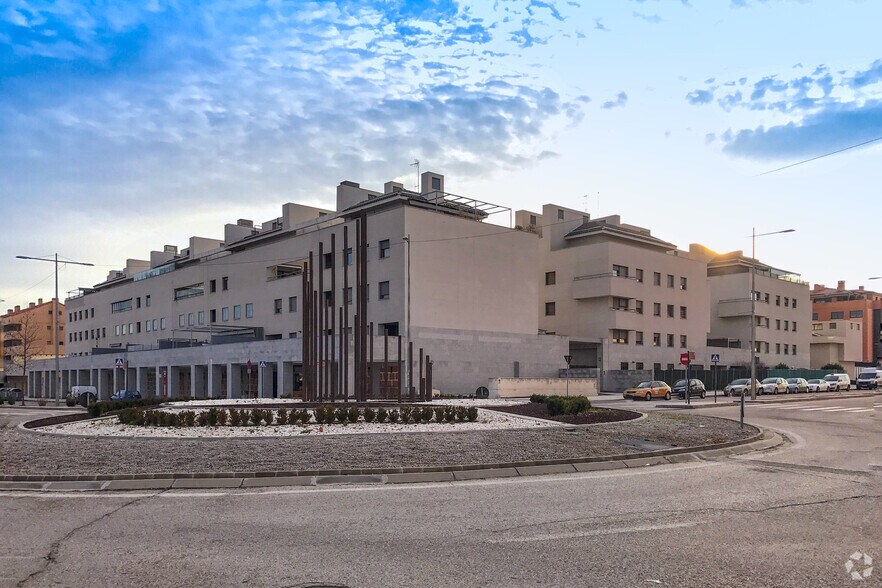 Calle del Pino Canario, 2, Navalcarnero, Madrid to rent - Building Photo - Image 2 of 2