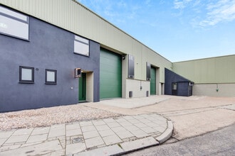 Ferrier St, London to rent Building Photo- Image 2 of 12