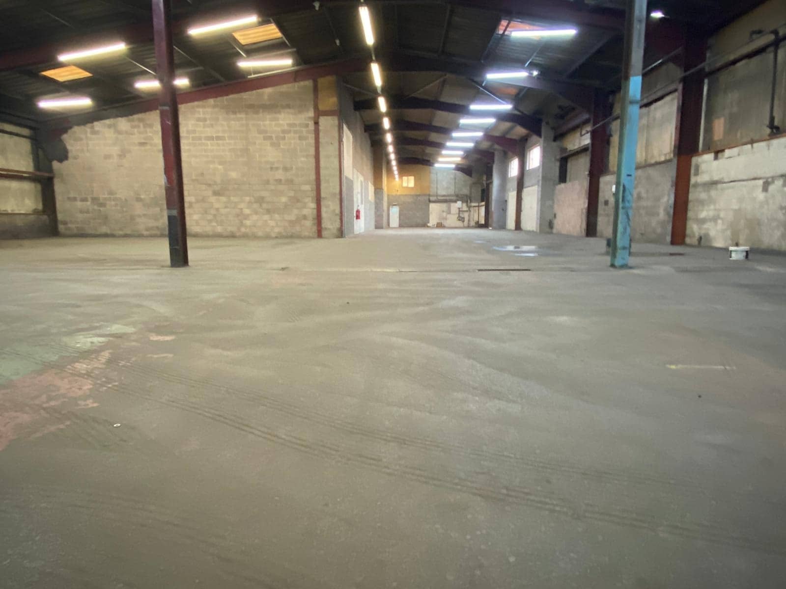 Heads Of The Valley, Rhymney to rent Interior Photo- Image 1 of 4