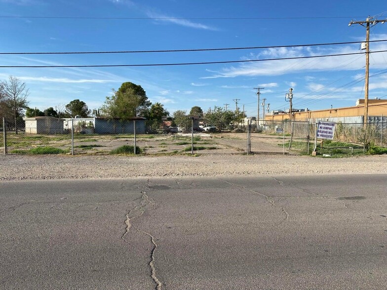 166-176 N Moon Rd, El Paso, TX for sale - Primary Photo - Image 1 of 4