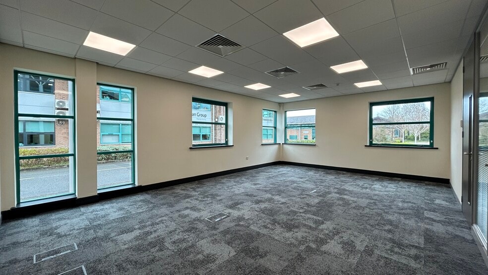 Edward Ct, Altrincham to rent - Building Photo - Image 3 of 13