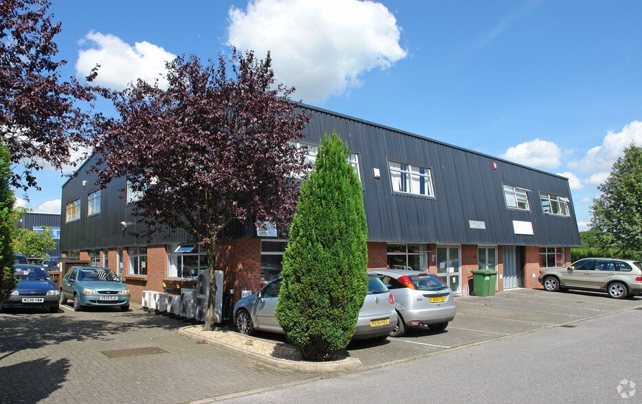 Newbury Rd, Kingsclere for sale - Primary Photo - Image 1 of 1