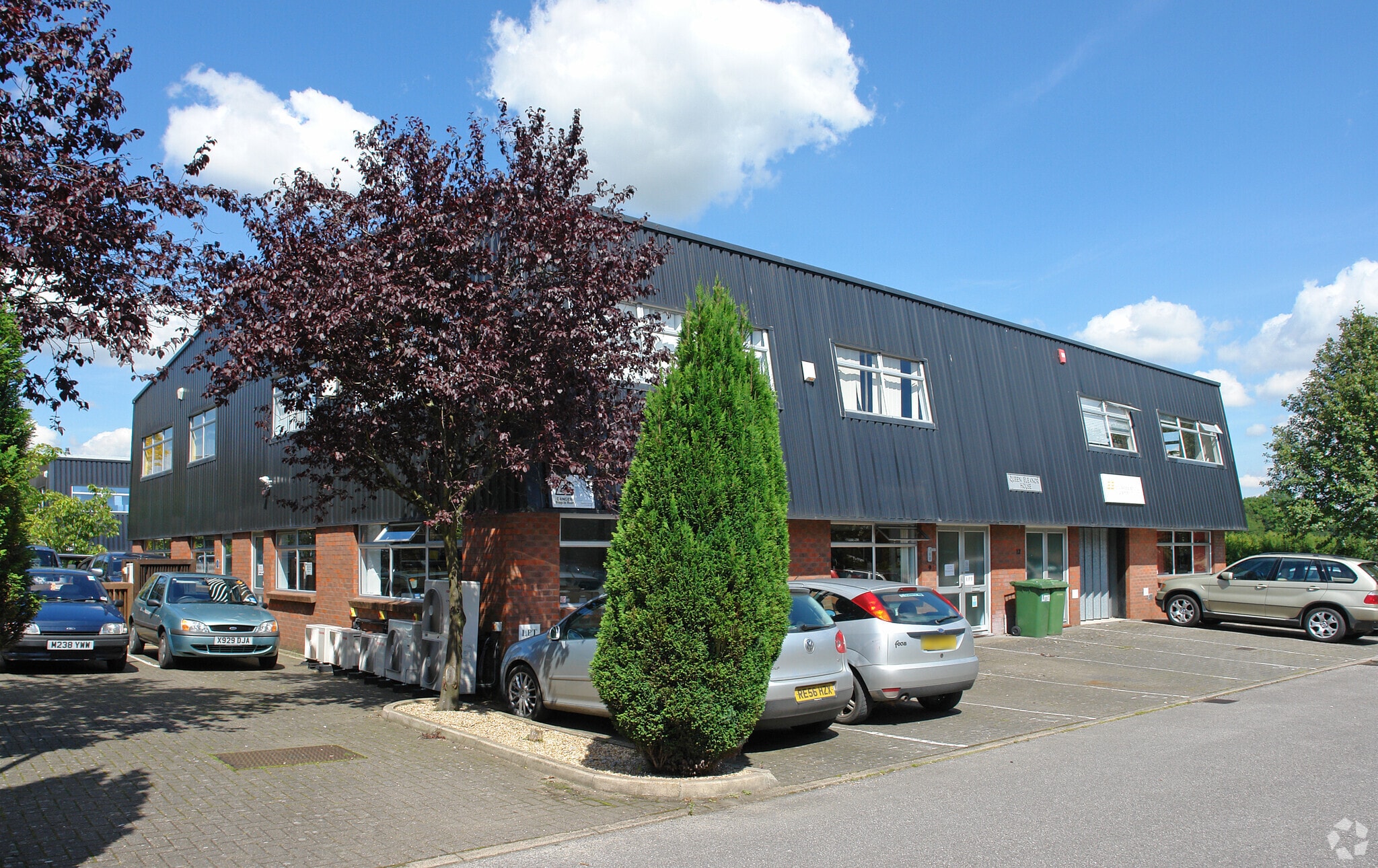 Newbury Rd, Kingsclere to rent Building Photo- Image 1 of 3