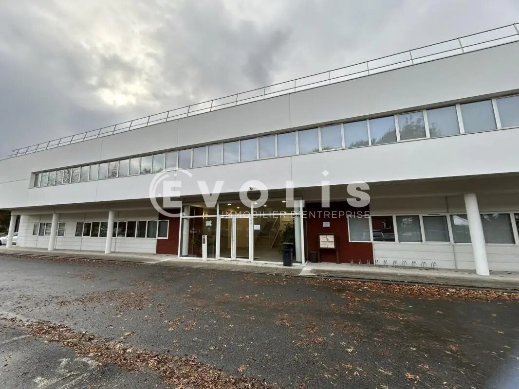 Office in Mérignac to rent Building Photo- Image 1 of 9