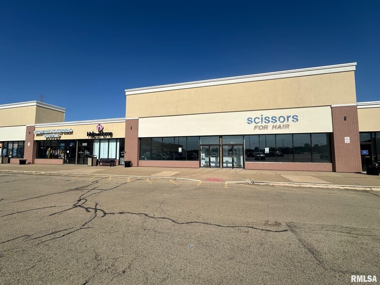 3425-3523 N University St, Peoria, IL for rent - Building Photo - Image 2 of 9