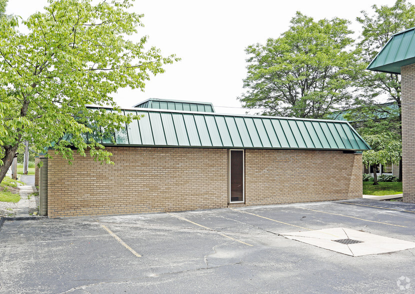 31487 Northwestern Hwy, Farmington Hills, MI for rent - Building Photo - Image 2 of 7