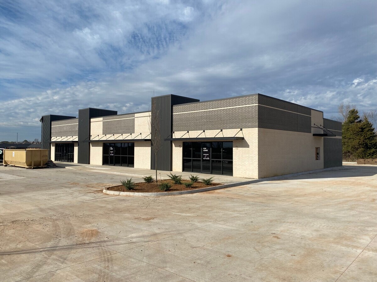 E Wrangler Blvd, Seminole 74868 Seminole Retail Center