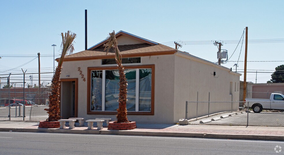 2224 E Yandell Dr, El Paso 79903 UK