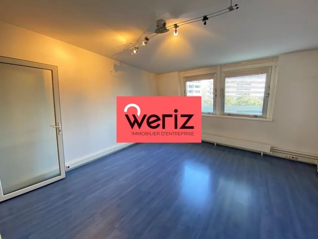 Office in Marseille to rent Interior Photo- Image 1 of 7