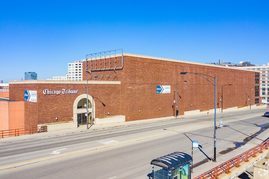 700 W Chicago Ave, Chicago, IL for rent - Building Photo - Image 1 of 8