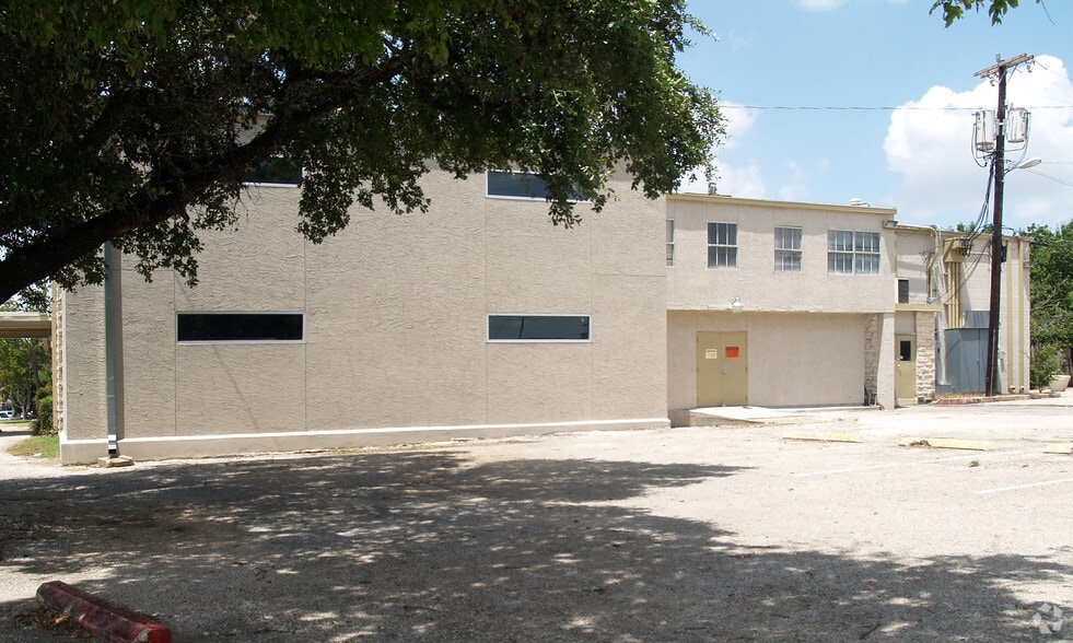 8308 Fredericksburg Rd, San Antonio, TX for rent - Building Photo - Image 3 of 10