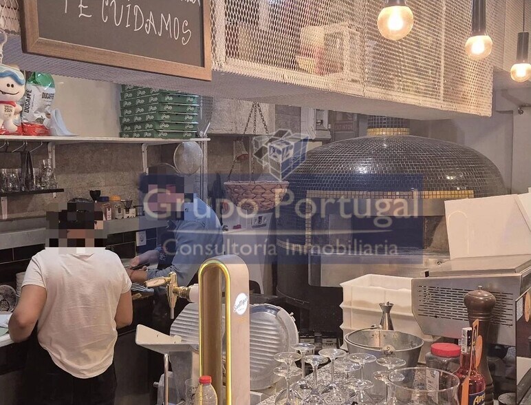 Retail in Madrid, Madrid to rent - Interior Photo - Image 3 of 4