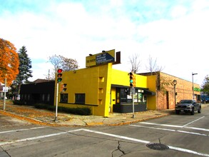 4534 W North Ave, Milwaukee, WI for rent Building Photo- Image 1 of 3