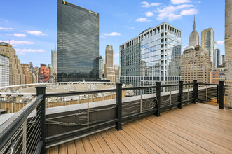 251 W 30th St, New York, NY for rent Building Photo- Image 1 of 5