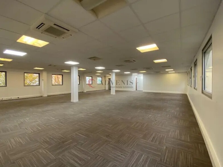 Office in Boulogne-Billancourt to rent - Building Photo - Image 1 of 9