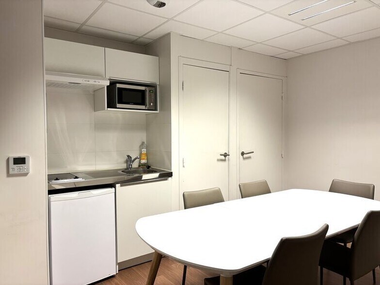 Office in Lyon to rent - Interior Photo - Image 2 of 5