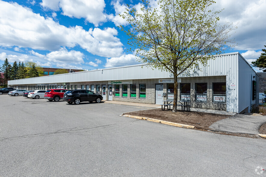 2285 St Laurent Blvd, Ottawa, ON for rent - Building Photo - Image 2 of 4