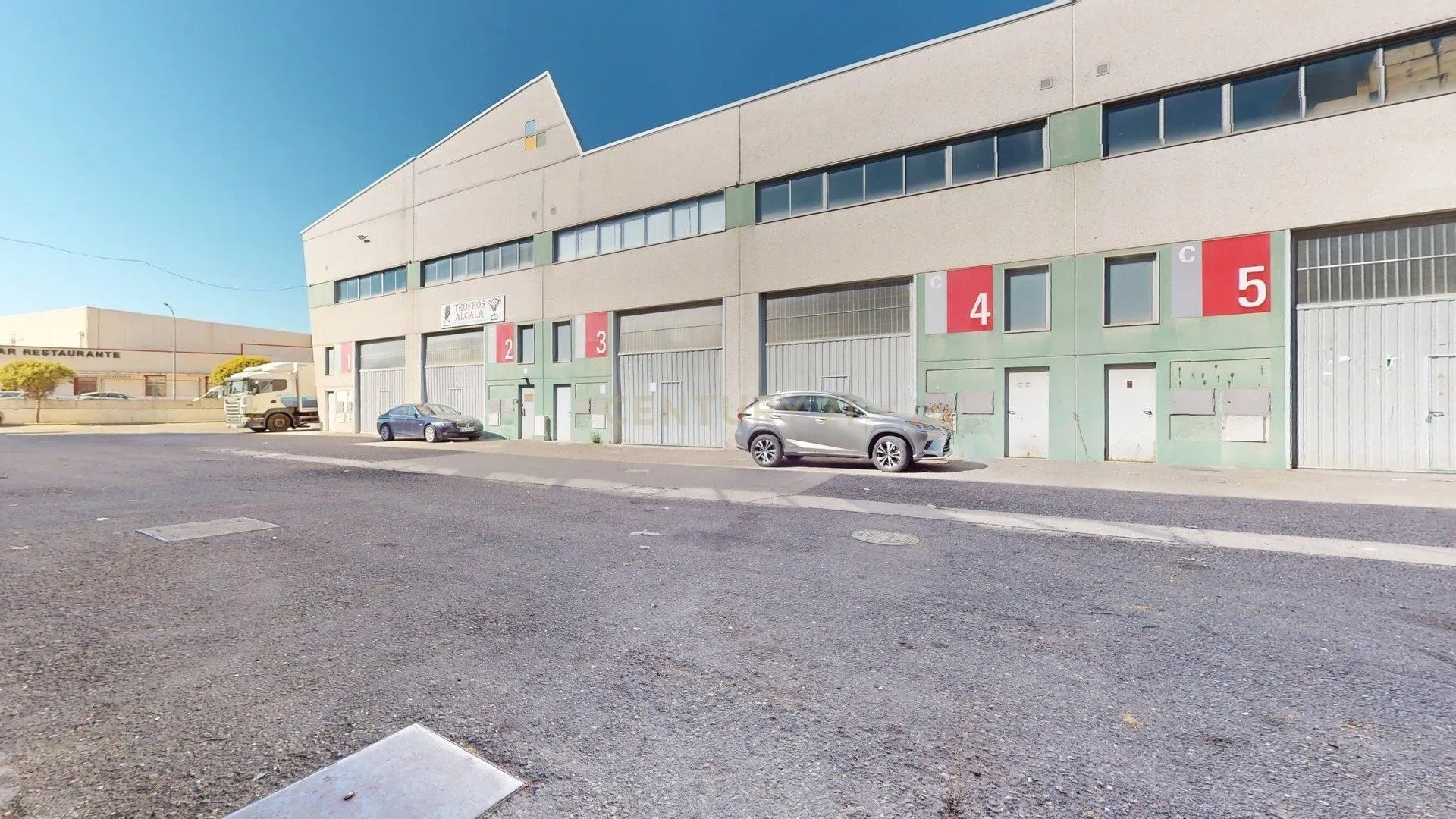 Industrial in Alcalá de Henares, Madrid for sale Building Photo- Image 1 of 2